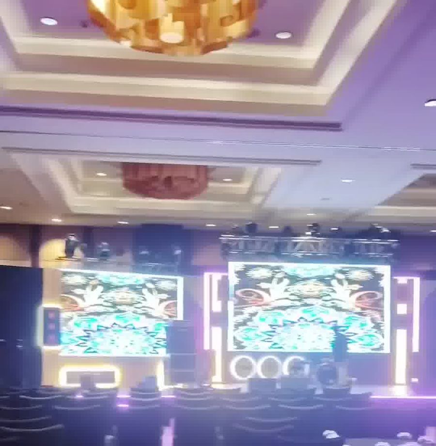 LED wall and stage design at a team I event